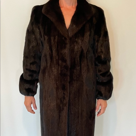 Women’s Vintage Full-Length Mink Coat - Picture 2 of 4